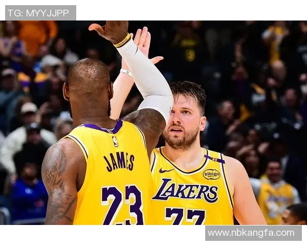 西部联盟激战正酣各队拼尽全力争夺季后赛席位实力对比及战术布局解析