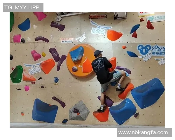 南京攀岩队的防守策略分析与攀岩热点探讨